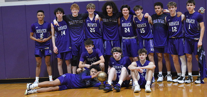 Norwich boys hold on vs S-E to win UV Holiday Tournament